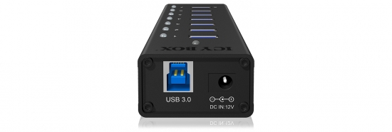 Rückansicht eines USB 3.0 Hubs mit Anschlüssen für USB und Stromversorgung