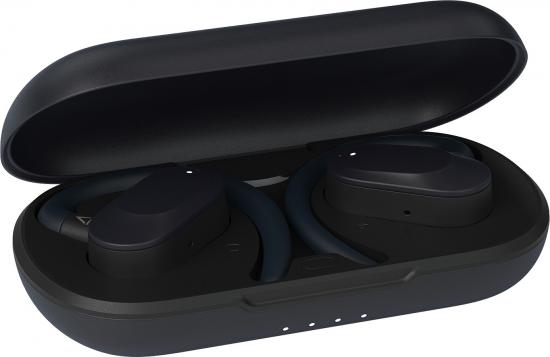Schwarze kabellose In-Ear Kopfhörer in einem offenen Ladeetui