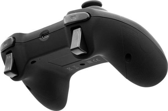 Rückansicht eines schwarzen kabellosen Gaming-Controllers mit ergonomischem Design und hinteren Tasten