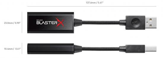 Sound BlasterX USB-Audioadapter zeigt Längenmaß von 137,6 mm und Breitenmaß von 23 mm und 10,4 mm